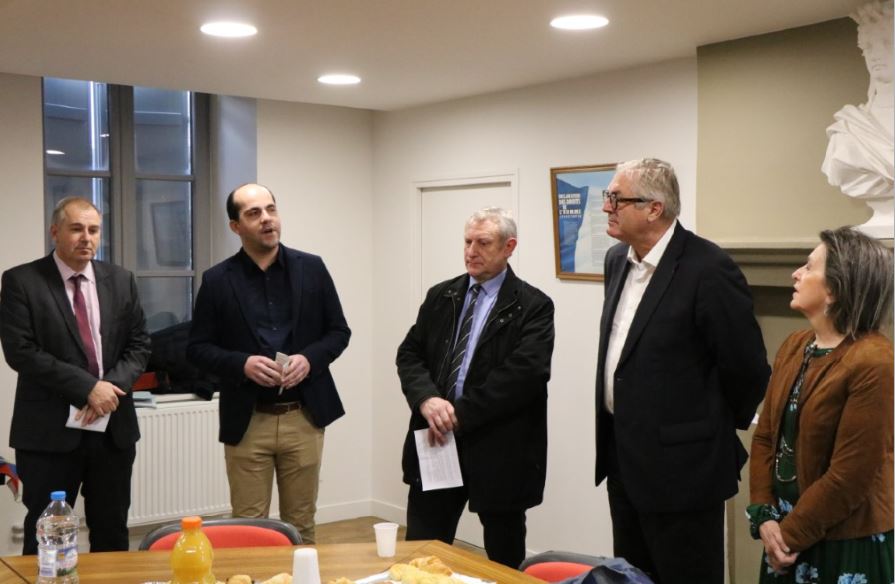 Le 1er espace num&eacute;rique itin&eacute;rant a &eacute;t&eacute; inaugur&eacute; en C&ocirc;te-d'Or