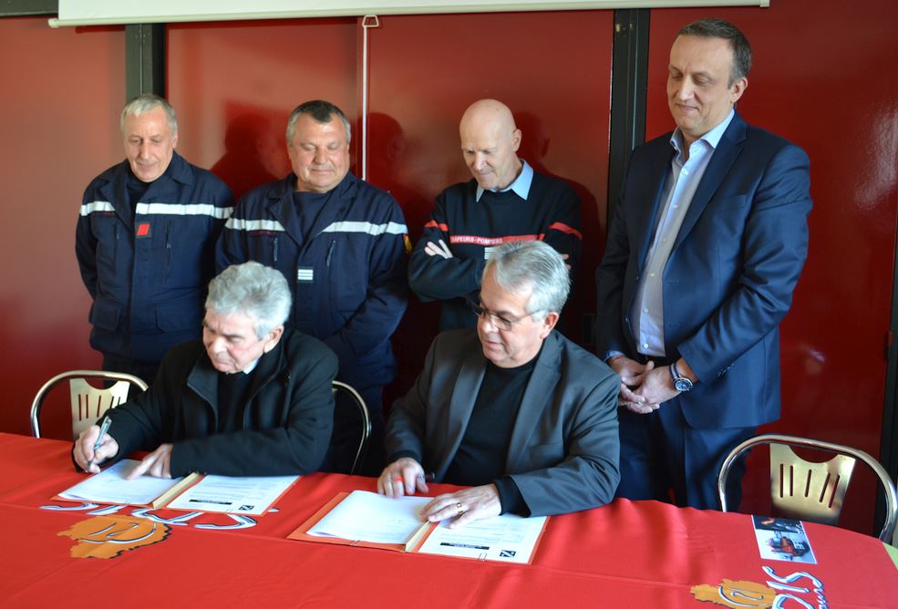 Une convention de disponibilit&eacute; sign&eacute;e entre la mairie de Laignes et le SDIS 21