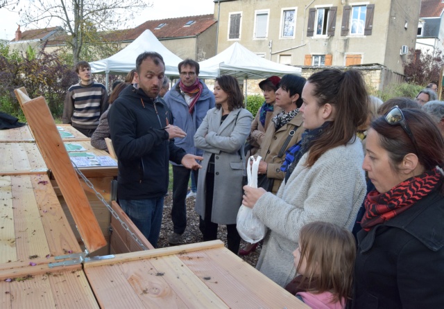 DIJON : Un site de compostage aux abords de la promenade de la coul&eacute;e verte