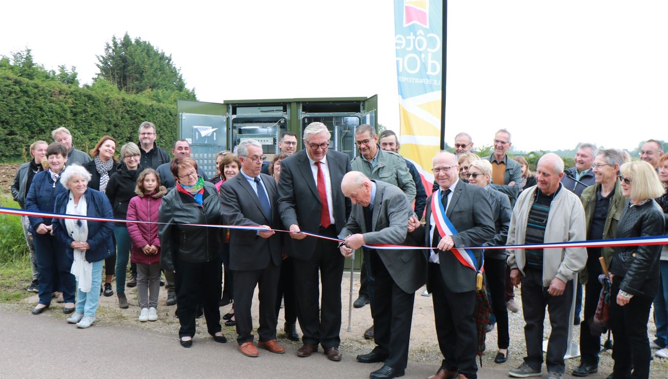  Villy-le-Moutier inaugure l'arriv&eacute;e du THD
