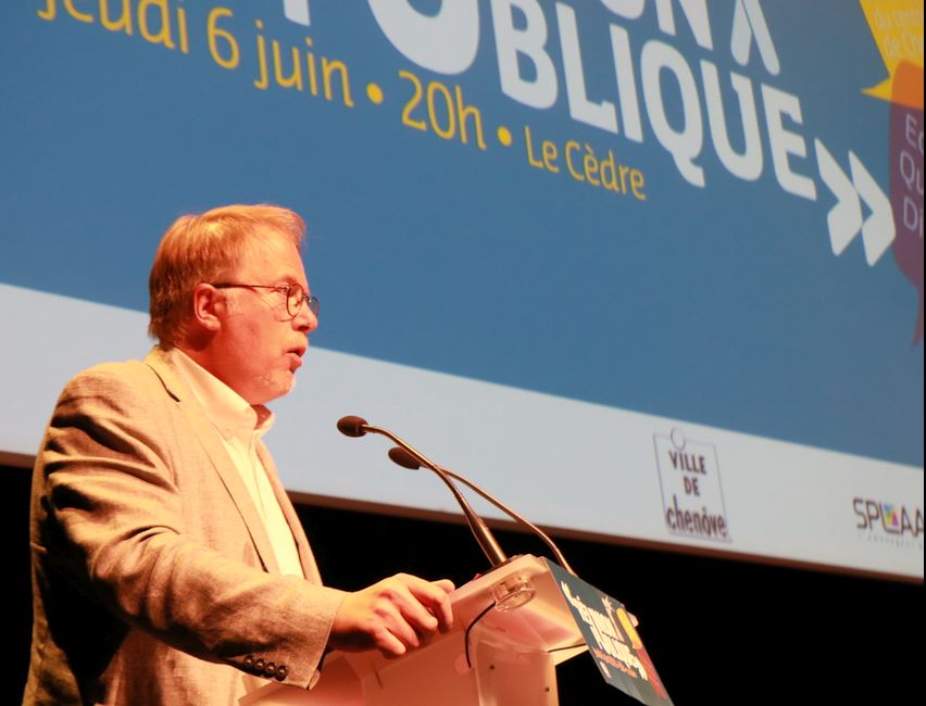 Thierry Falconnet, maire de Chen&ocirc;ve