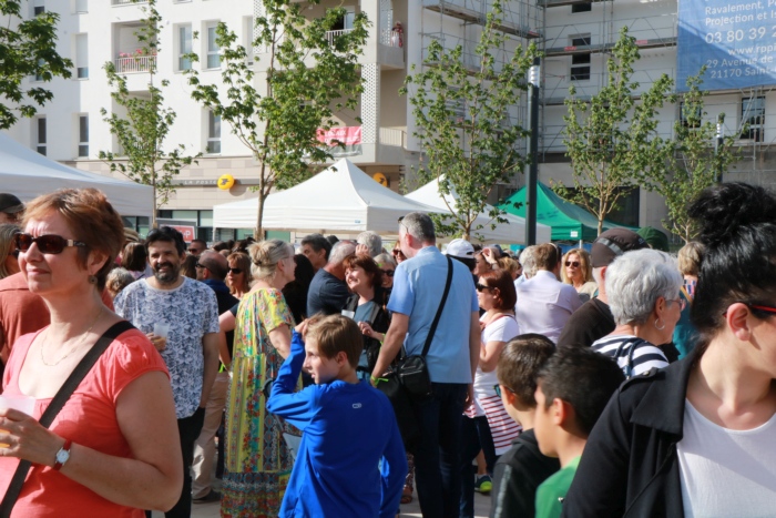 Bienvenue &agrave; la nouvelle place Nelson-Mandela &agrave; Longvic !