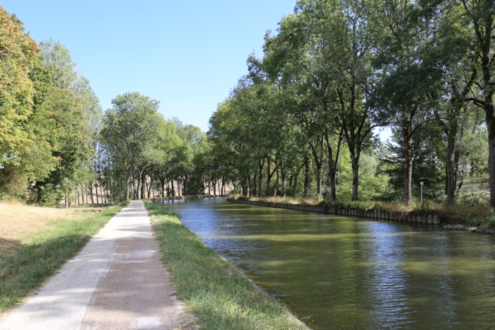 Du jaune au bleu, avec VNF, Juliette Mis&eacute;r&eacute;r&eacute; ressuscite les maisons &eacute;clusi&egrave;res du canal de Bourgogne