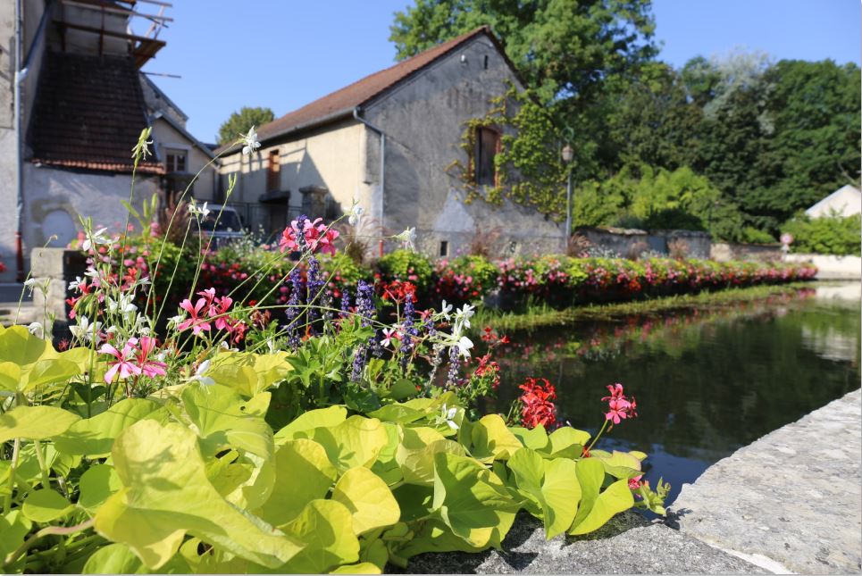 Accessibilit&eacute;, services publics, logement, Til-Chatel inaugure ses nouveaux am&eacute;nagements