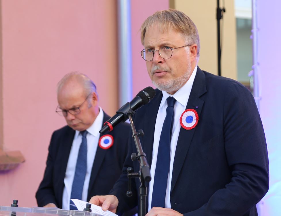 Thierry Falconnet, maire de Chen&ocirc;ve