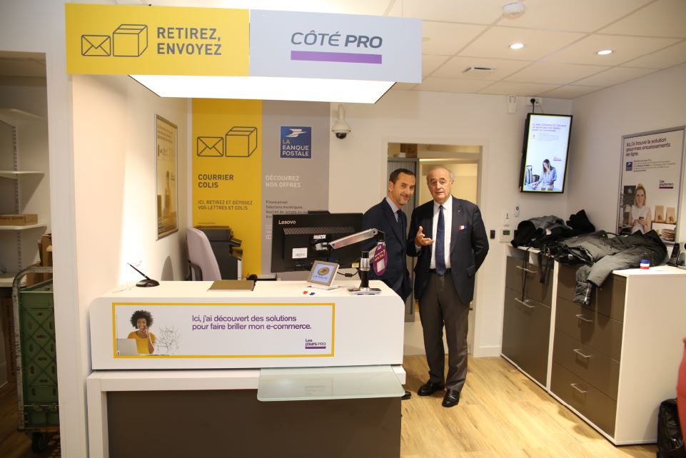 La ville de Chen&ocirc;ve et La Poste main dans la main pour un service de qualit&eacute; aux habitants.
