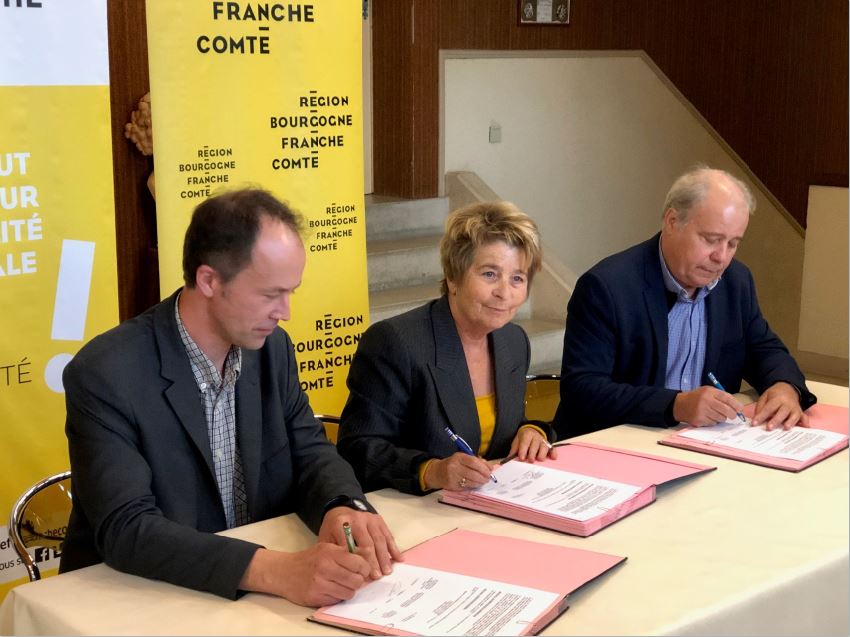 Marie-Guite Dufay soutient l'agriculture biologique en Bourgogne-Franche-Comt&eacute;