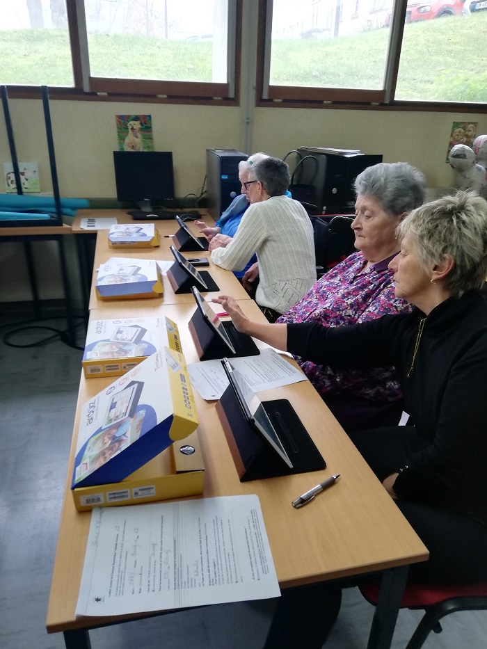 La commission de pr&eacute;sence postale et Binome 21 s'unissent pour lutter contre la fracture num&eacute;rique