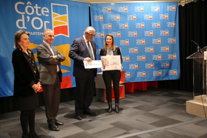 Les 4&egrave;mes assises du b&eacute;n&eacute;volat. Troph&eacute;e du Bien Vivre ensemble : Association Le groupe Beaune Maman