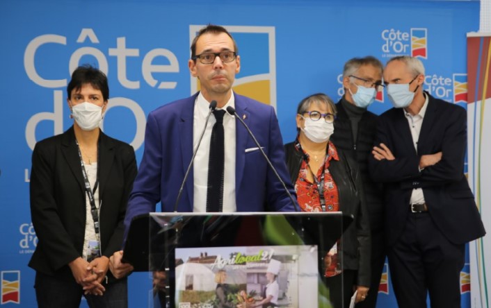 Fabian RUINET, maire de Talant a accueilli le salon dans la salle de l&rsquo;Ecrin