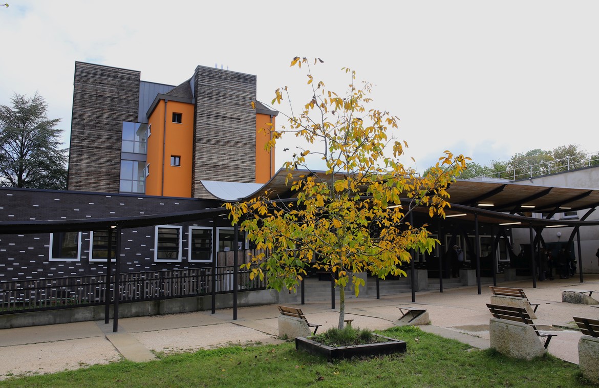 La rénovation du lycée Anna Judic de Semur-en-Auxois inaugurée La rénovation du lycée Anna Judic de Semur-en-Auxois inaugurée