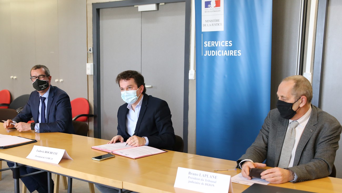 La justice veut rompre l'isolement des &eacute;lus communaux face aux incivilit&eacute;s