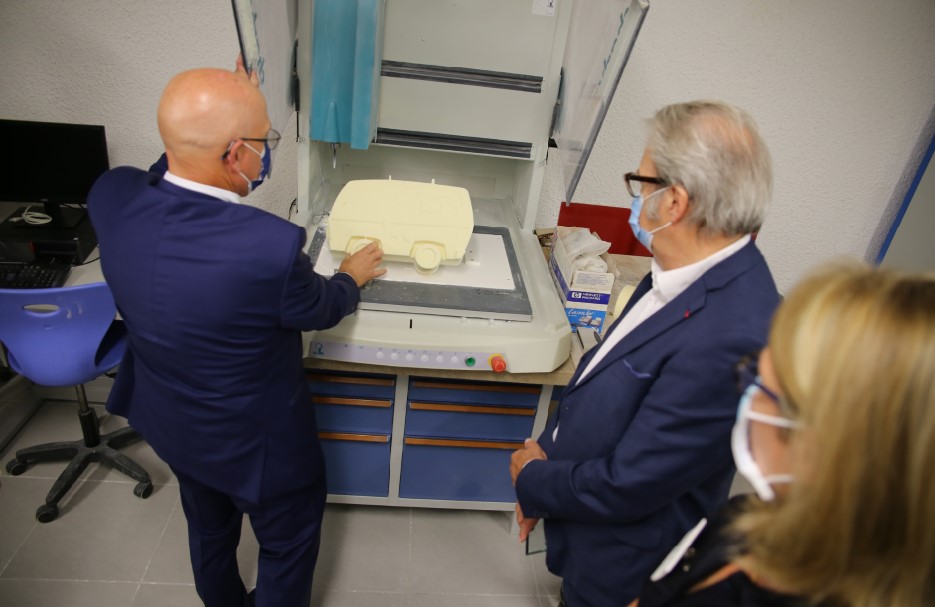 Michel Neugnot, premier vice-pr&eacute;sident de la R&eacute;gion, a visit&eacute; le lyc&eacute;e polyvalent Henry Moisand &agrave; Longchamp.