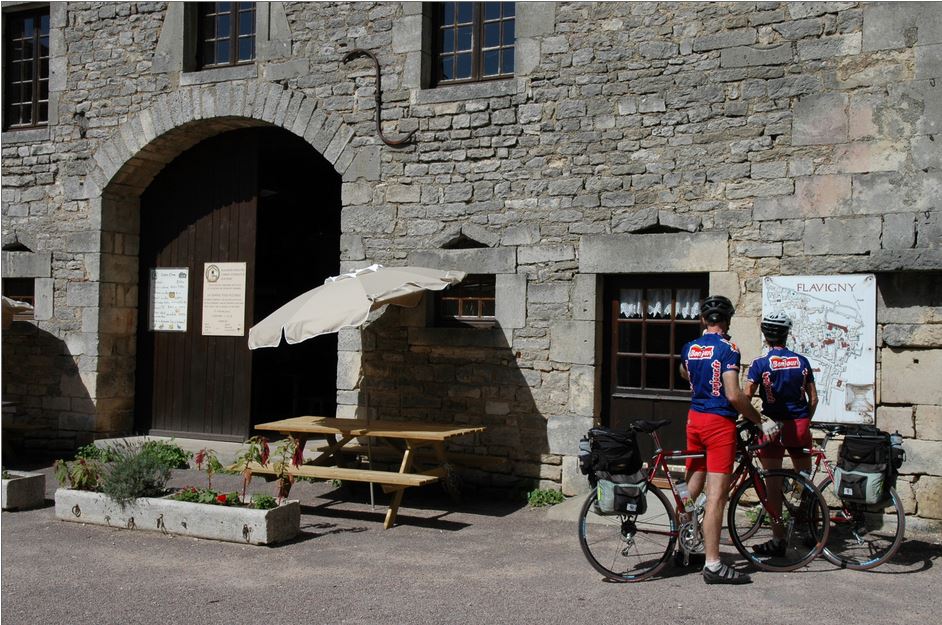 Flavigny-sur-Ozerain, le Village pr&eacute;f&eacute;r&eacute; des Fran&ccedil;ais 2013?