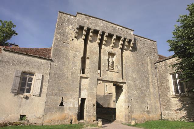 Flavigny-sur-Ozerain, le Village pr&eacute;f&eacute;r&eacute; des Fran&ccedil;ais 2013?