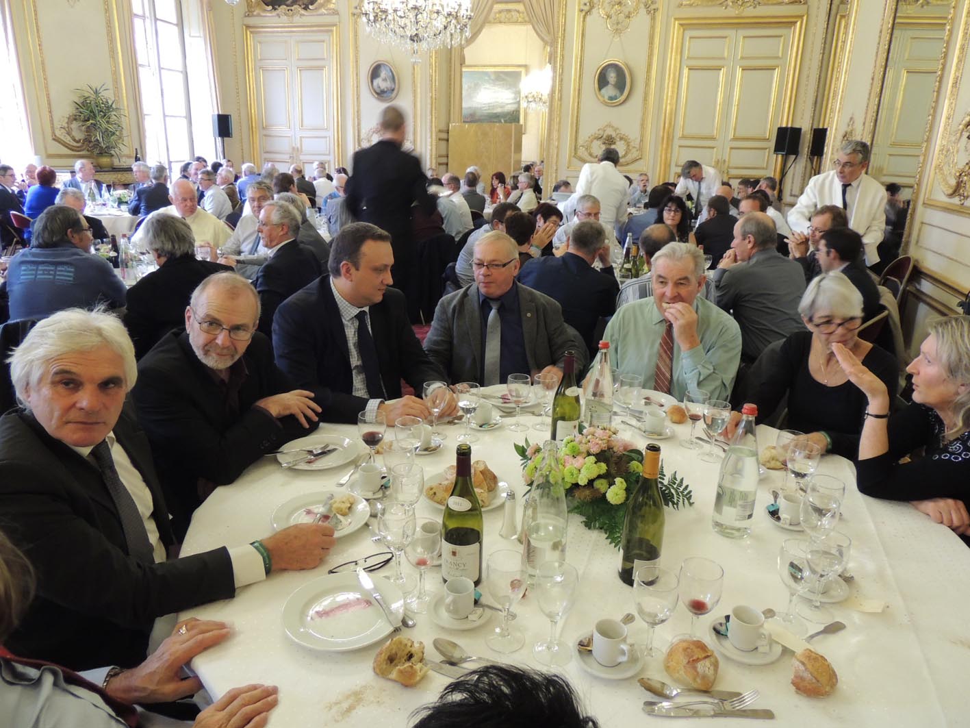 Les sénateurs de la Côte-d'Or reçoivent leurs pairs