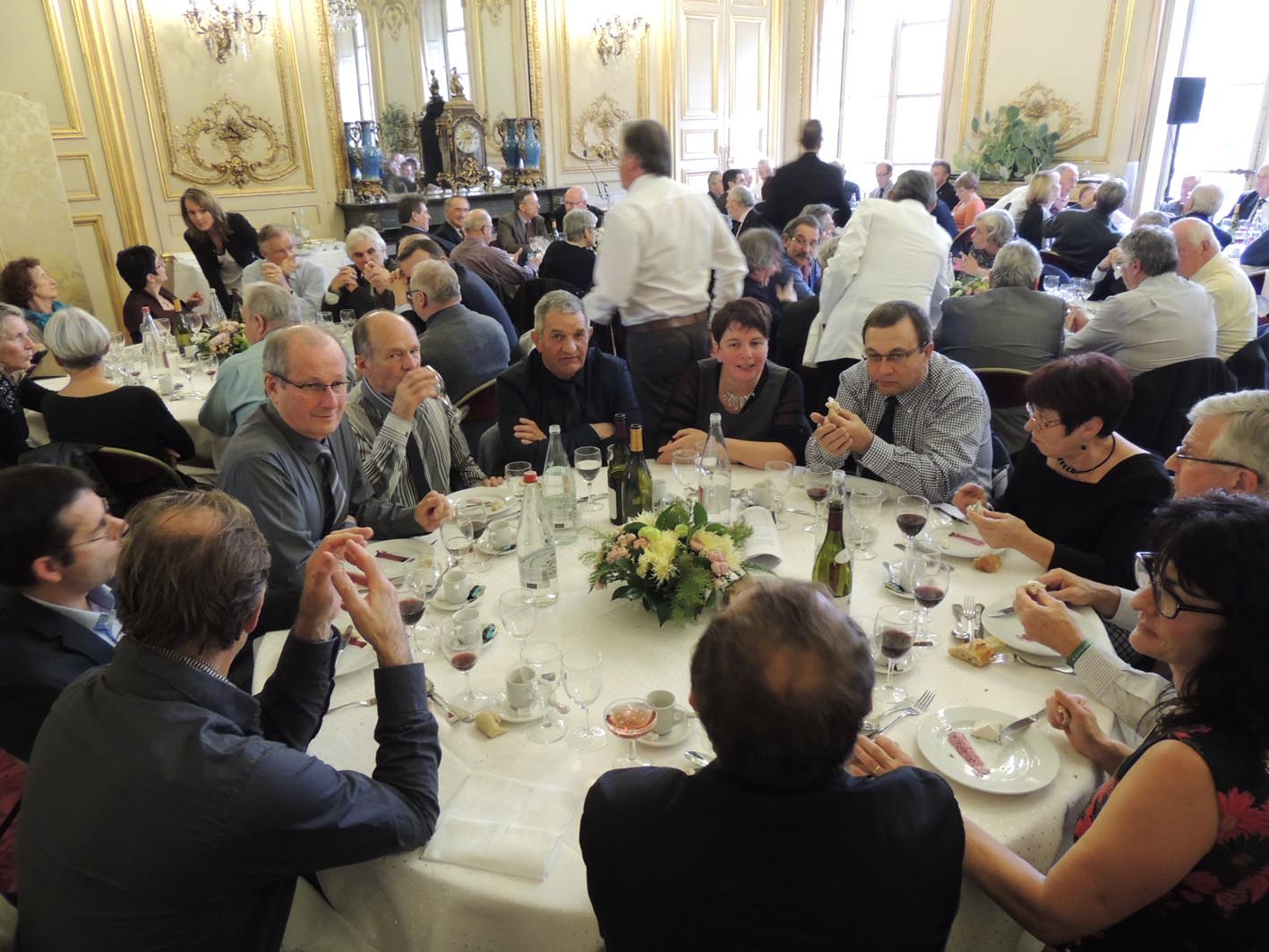 Les s&eacute;nateurs de la C&ocirc;te-d'Or re&ccedil;oivent leurs pairs