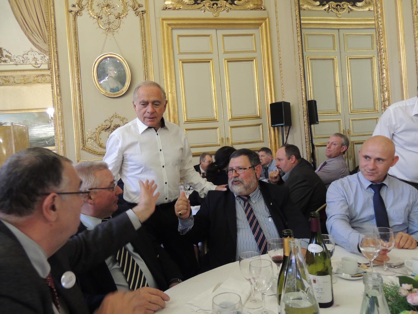 Les sénateurs de la Côte-d'Or reçoivent leurs pairs