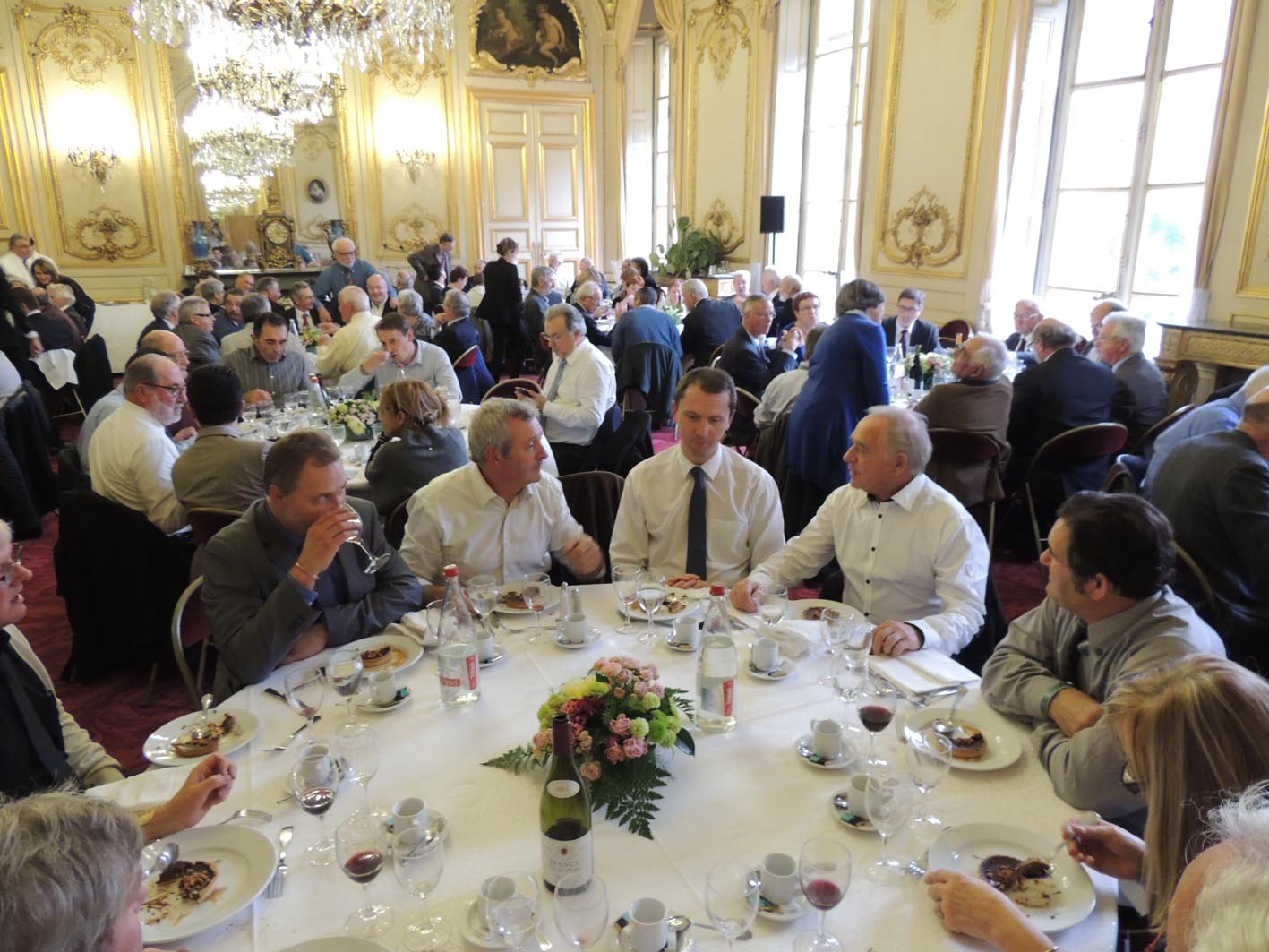 Les sénateurs de la Côte-d'Or reçoivent leurs pairs