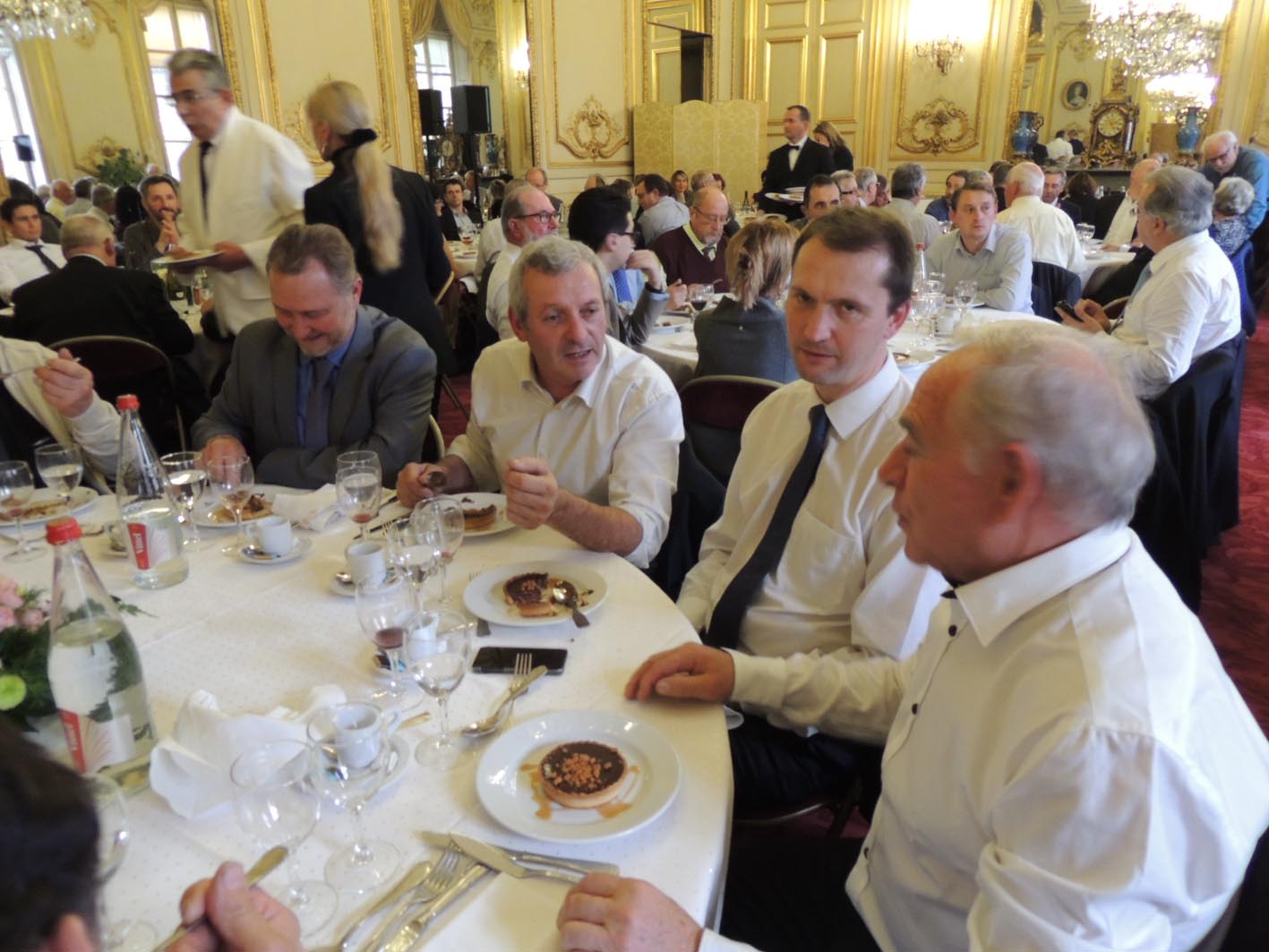 Les sénateurs de la Côte-d'Or reçoivent leurs pairs