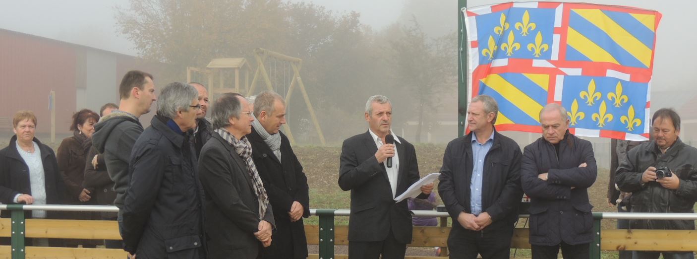 GEMEAUX INAUGURE SON TERRAIN MULTISPORTS.