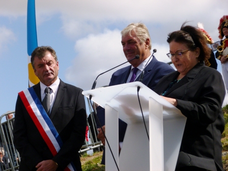 INAUGURATION VERCINGETORIX MARIE QUIQUEMELLE ECHO DES COMMUNES