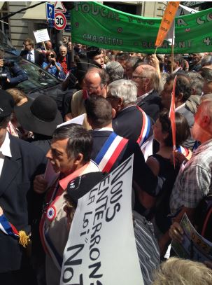 Maires ruraux devant l&rsquo;Assembl&eacute;e Nationale