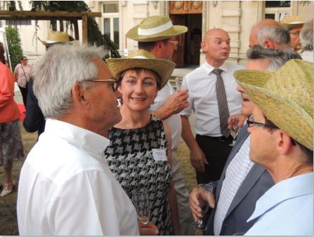 R&eacute;ception des Maires dans les jardins du Conseil D&eacute;partemental. Echo des communes