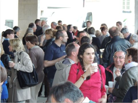 Gemeaux a retrouv&eacute; son commerce de proximit&eacute;. Aux petites Halles