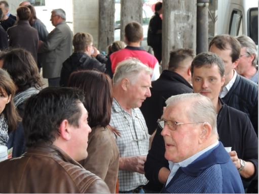Gemeaux a retrouv&eacute; son commerce de proximit&eacute;. Aux petites Halles