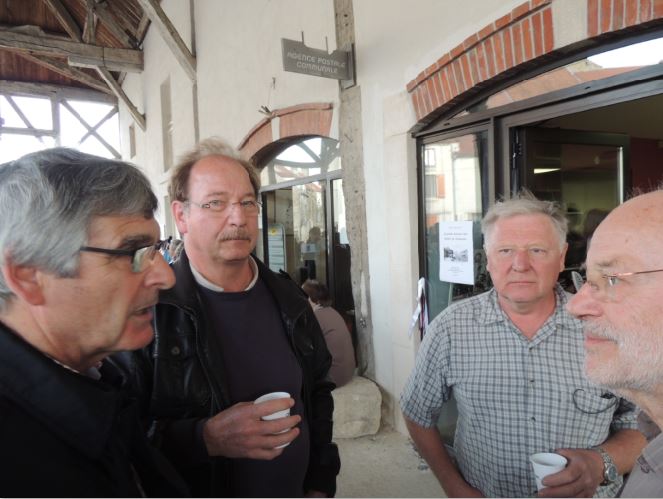 Gemeaux a retrouv&eacute; son commerce de proximit&eacute;. Aux petites Halles