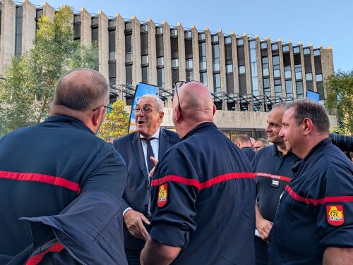 Fran&ccedil;ois Sauvadet a re&ccedil;u les pompiers du d&eacute;partement pour les remercier de leur engagement &copy;Nad&egrave;ge Hubert